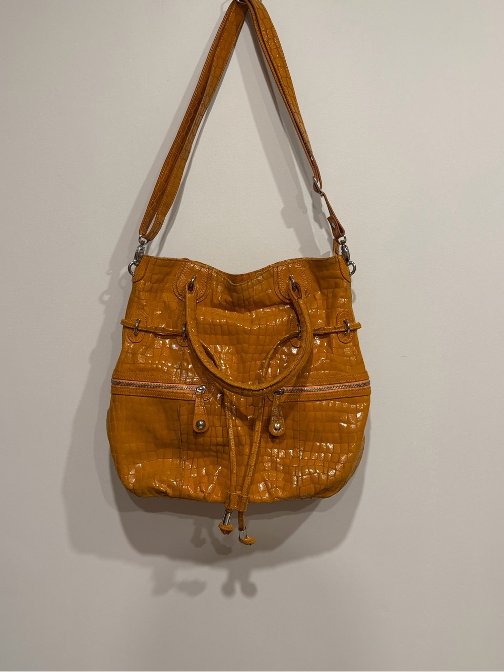 Elegant Croc-Embossed Drawstring Tote Bag - orange